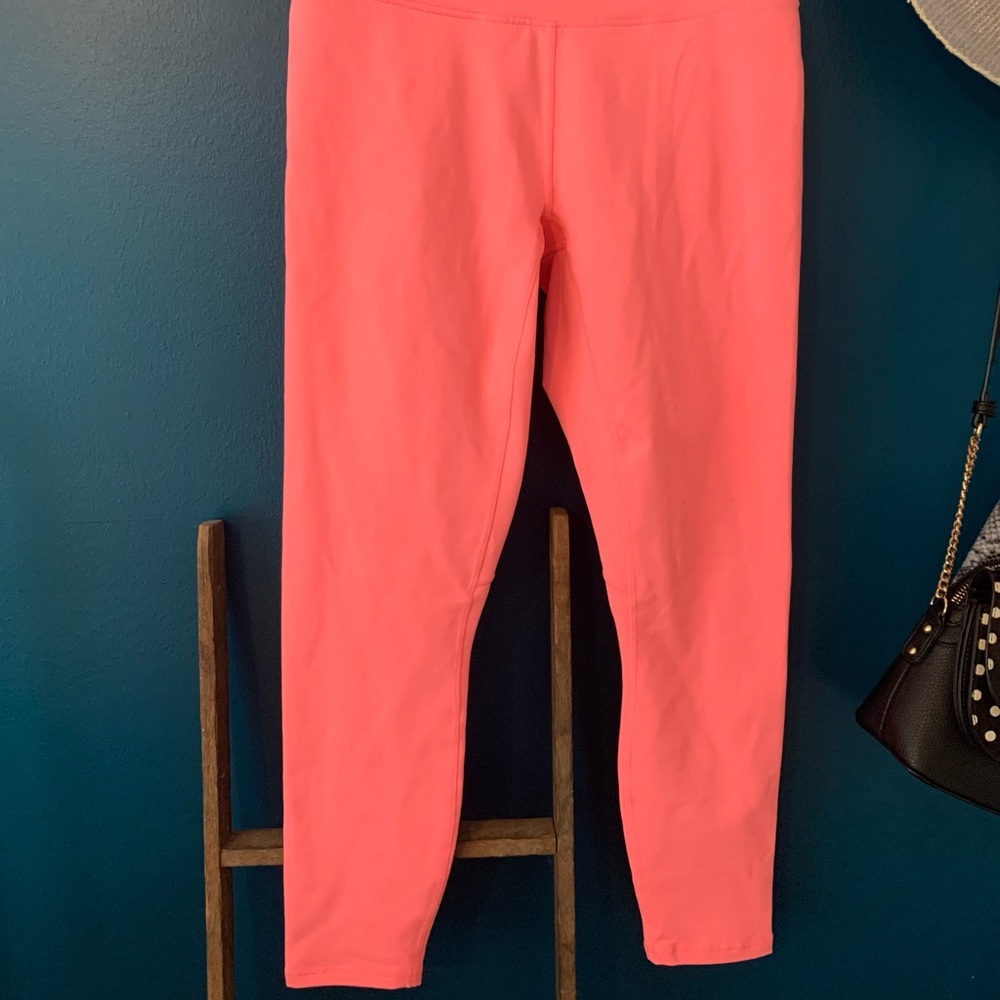 Fabletics - Picture 2 of 2